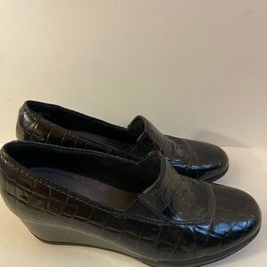 Clark wedges bendable black animal print size 8.5‎